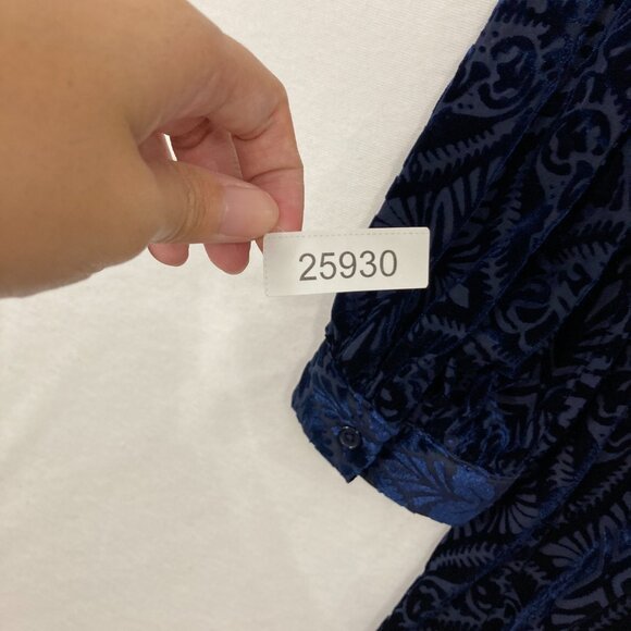 New Hillary Scott La Bellum size XL Navy Velvet Burnt-out Stretch Midi Dress - Picture 12 of 12